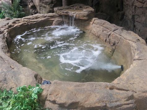 Swimming Pool Rock Waterfalls, Kits, Fountains and Boulders. | Outdoor ...