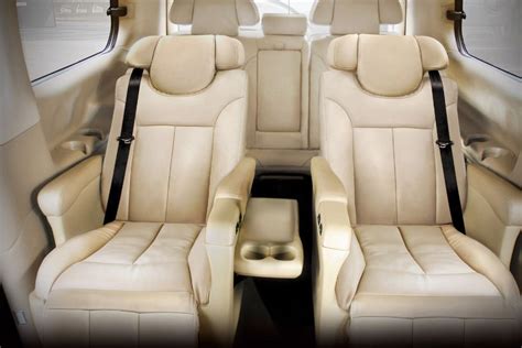 Hyundai Grand Starex Interior & Exterior Images, Colors & Video Gallery ...