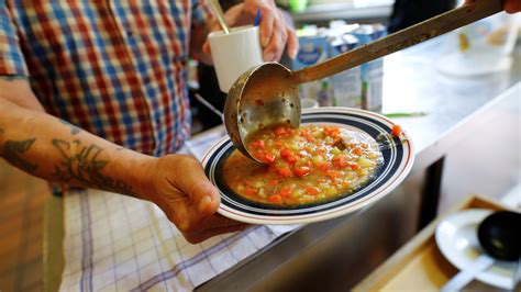 Should I volunteer on Thanksgiving? — Quartz