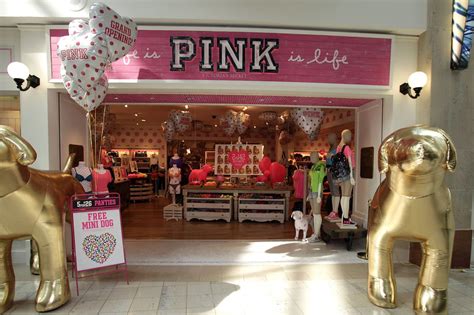 Victoria's Secret Pink Opens LA's First All-Pink Store at Hollywood ...