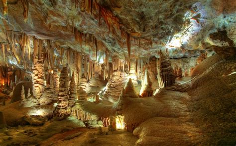 Jenolan Caves, Blue Mountains, NSW, Australia - Beautiful places. Best ...