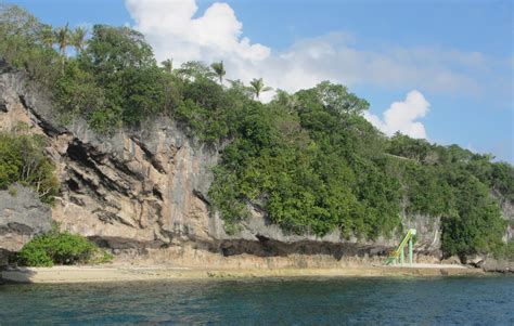 LEXICAL CROWN: BEACH RESORTS APPROACHING PADRE BURGOS OF SOUTHERN LEYTE