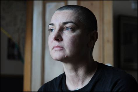 Sinead O'Connor's iconic shaved head and the dark reasons she did it ...