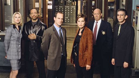 'Law & Order: SVU' Heads Into Season 20 — See How Much the Cast Has ...