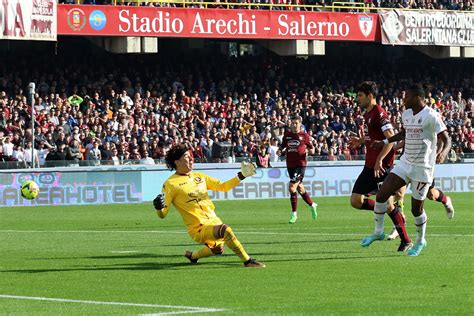 Memo Ochoa records 9 saves on his Serie A debut vs Milan