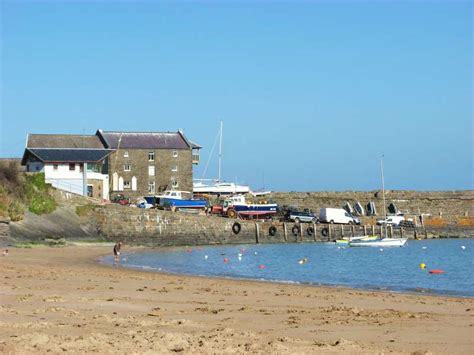 New Quay - Harbour Beach - Ceredigion | UK Beach Guide