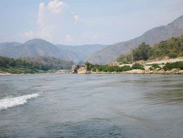 Shan army told to make way for Salween Dam | Burma News International