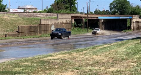 UPDATE: Water main break closes major intersection | KSNT 27 News