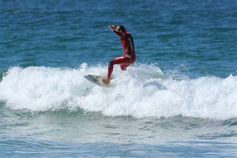 Surfing Technique-How to perform a Floater