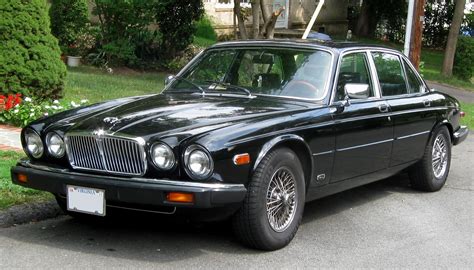 Jaguar XJ6 - Information and photos - MOMENTcar