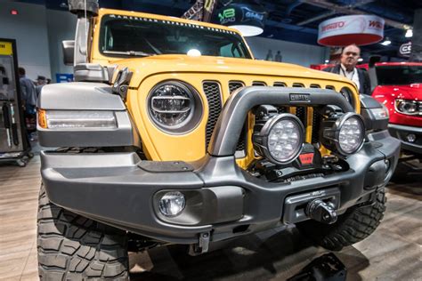 Jeep Wrangler JL: Top Off-Road Parts to Upgrade Your Ride | GearJunkie