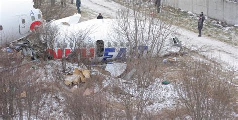 Crash of a Tupolev TU-154M in Moscow: 2 killed | Bureau of Aircraft ...