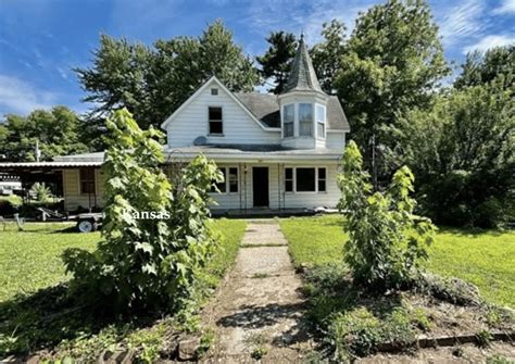 Circa 1900 Kansas Fixer Upper Queen Anne $45K - Old Houses Under $50K