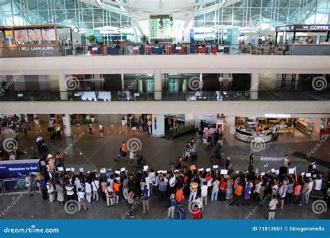 Bali airport arrivals hall editorial photo. Image of arrival - 71812601