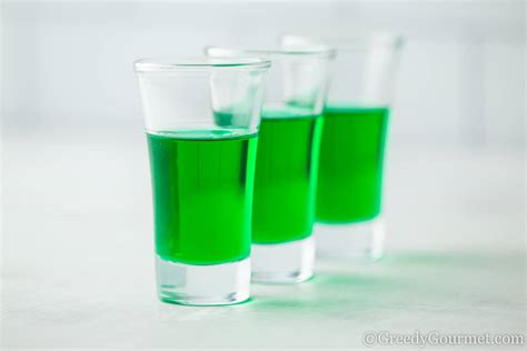 Springbokkie Shot - A South African Drink | Greedy Gourmet