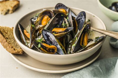 Steamed Mussels in White Wine Recipe