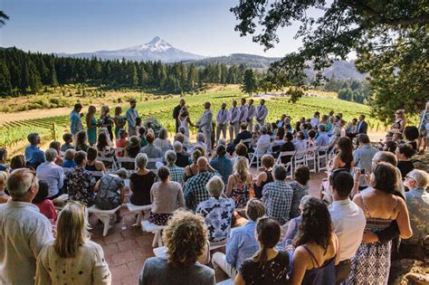 Oregon Winery Wedding Venues | WineryHunt Oregon