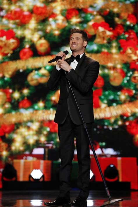 Michael Bublé Suits Up for 'Christmas in Hollywood'—and His Duet with ...