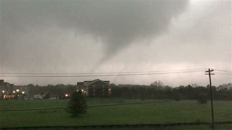 Tornado in Gallatin, TN - YouTube