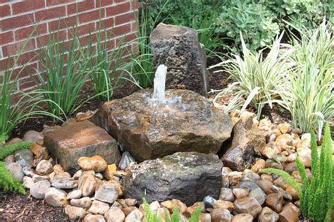 25+ Easy DIY Small Backyard Ideas For Your Home | Garden water ...