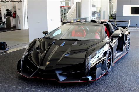 Lamborghini Veneno Front View