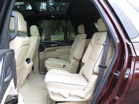 2023 Cadillac Escalade: 88 Interior Photos | U.S. News