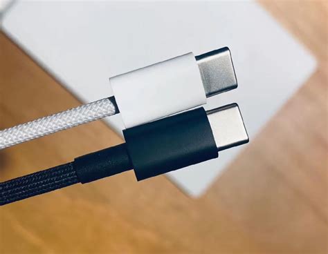 Live Images of Braided USB-C to Lightning Cable for iPhone 12 Series ...