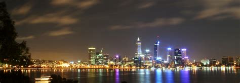 Perth Skyline Night (L60)