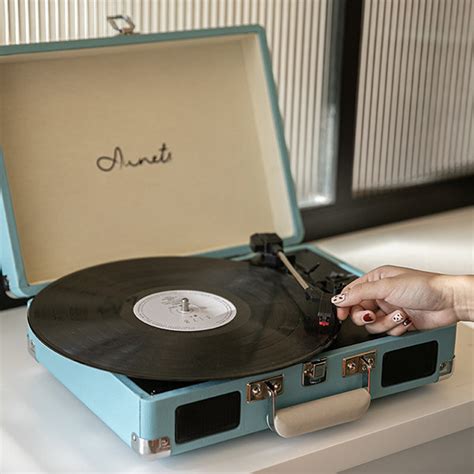 Retro Bluetooth Vinyl Record Player - ApolloBox