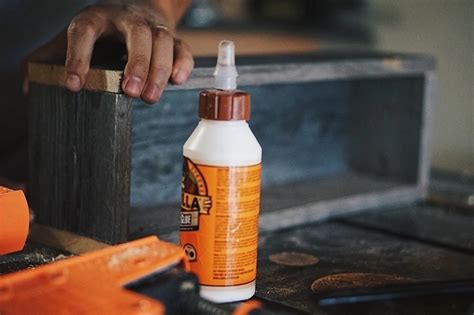 Best Glue for Metal to Wood - How to Attach Metal to Wood (2022)