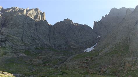 14,000 foot mountains, Crestone Peak (L) and Crestone Needle (R). Offer ...