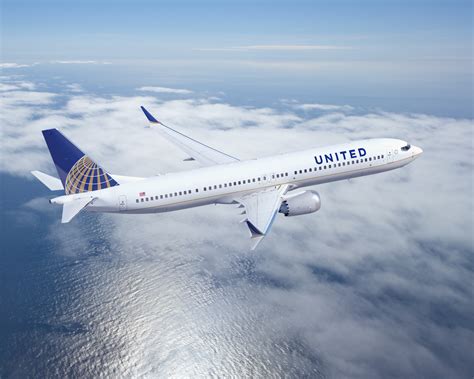 Video and Photos: United Airlines Announces HUGE Boeing 737 MAX & 737 ...