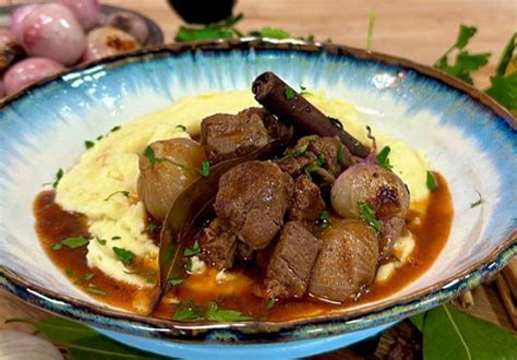 Theo Michaels Greek beef stifado recipe on Steph’s Packed Lunch – The ...