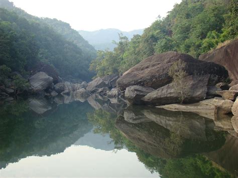 Mezze Moments: The Satpura Reservoir