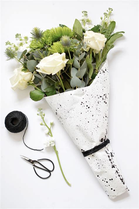 4 ways to wrap a flower bouquet | BURKATRON