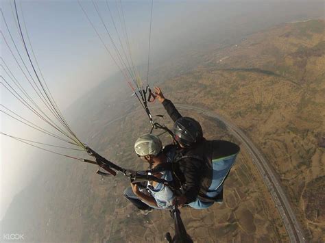 [SALE] Thrilling Paragliding Adventure in Kamshet - Ticket KD