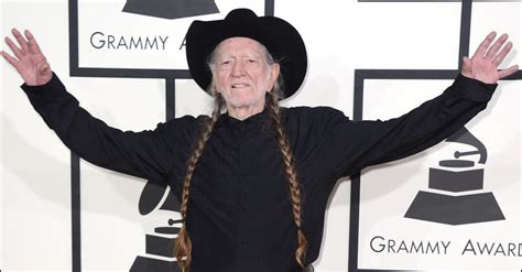 Willie Nelson Wins His 10th Grammy at 2020 Award Show