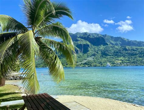 Moorea Island Guide – 12 Best Things to do on Moorea, Top Resorts and More!