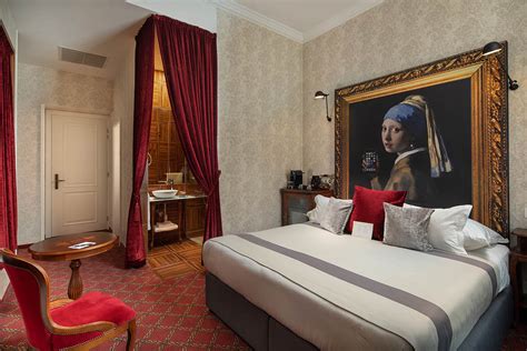 Rooms & Suites - Mystery Hotel Budapest