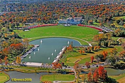 The St Louis Art Museum behind the Grand Basin in Forest Park