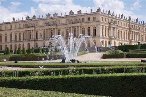 Versailles Full-Day Saver Tour: Palace, Gardens, And Estate Of Marie ...