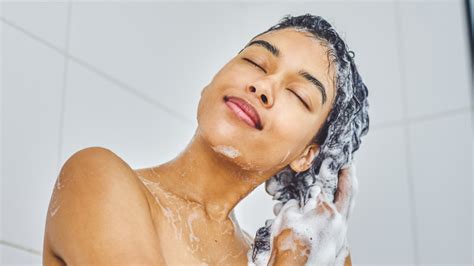 How Long Should You Wait To Wash Your Hair After Getting A Fresh Color?