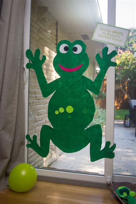 Kermit / Frog party game - pin spots on the frog | Farm crafts ...