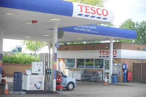 Tesco petrol station closed at Grove Green, Maidstone - blog belluzo