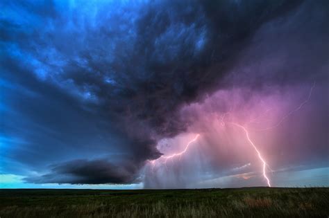 A beautiful stormy sky with lightning above the field wallpapers and ...