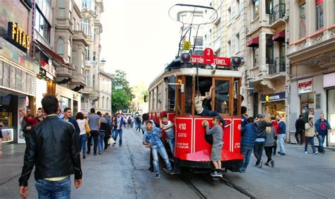 Taksim Square, Istanbul - What To See | Free-City-Guides.com