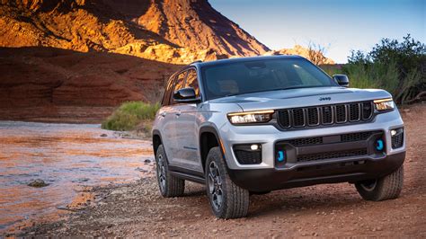 The 2022 Jeep Grand Cherokee 4xe Plug-In Hybrid Carries Five-Figure ...