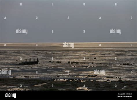 Tide out at morecambe bay hi-res stock photography and images - Alamy