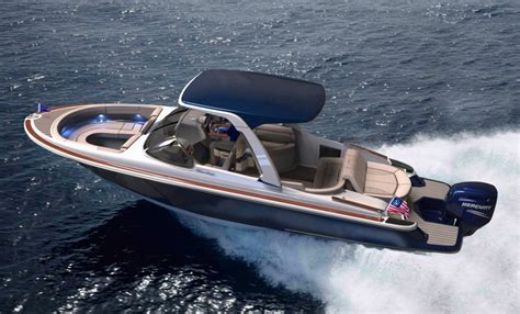 Chris-Craft Launch 28 GT Review - boats.com