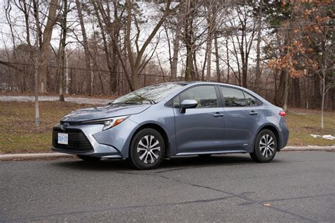 2023 Toyota Corolla LE Hybrid Car Review - Pedfire